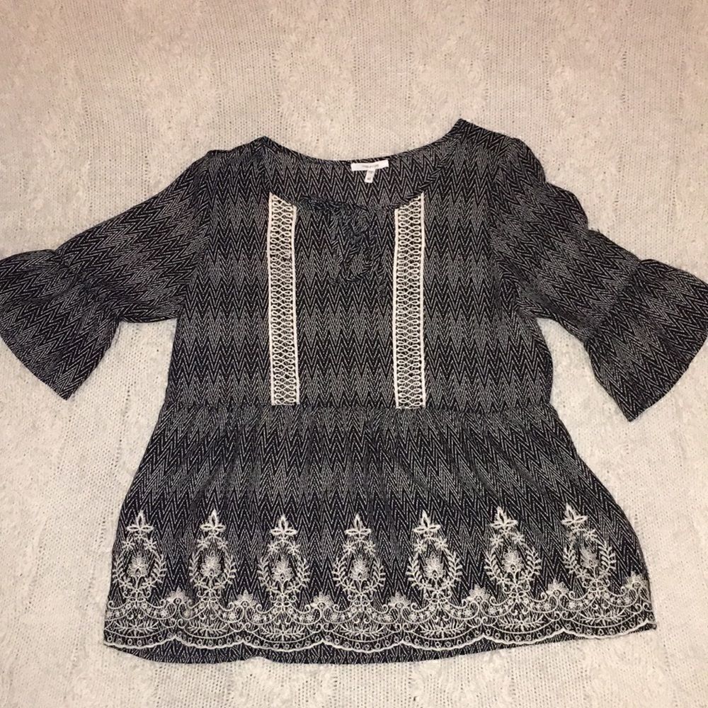 Maurice’s black zig zag 3/4 sleeve blouse